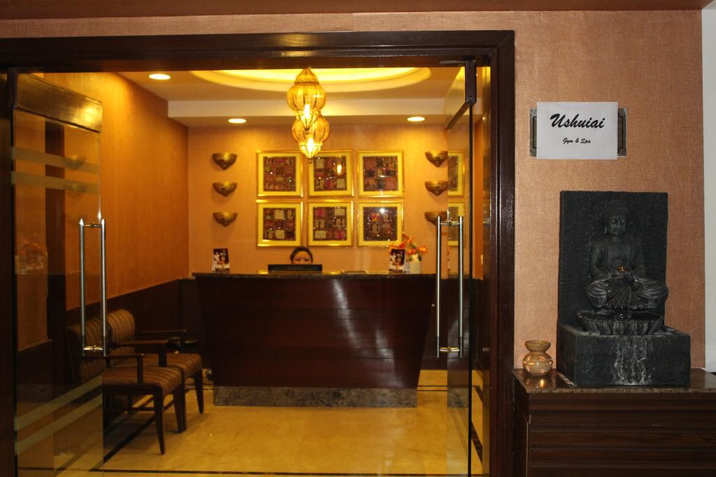 金色广场酒店 Zirakpur 外观 照片